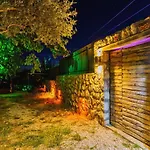 Uezuemlue 1 Bedroom Secluded With Private Pool Hot Tub Villa *