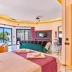 Uezuemlue 1 Bedroom Secluded With Private Pool Hot Tub *