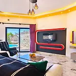 Uezuemlue 1 Bedroom Secluded With Private Pool Hot Tub * Kalkan