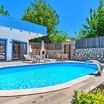 Villa Uezuemlue 1 Bedroom Secluded With Private Pool Hot Tub Kalkan