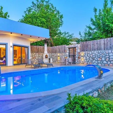 üzümlü 1 Bedroom Secluded With Private Pool Hot Tub Villa Kalkan