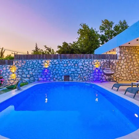 Uezuemlue 1 Bedroom Secluded With Private Pool Hot Tub *