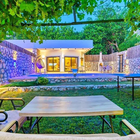 Uezuemlue 1 Bedroom Secluded With Private Pool Hot Tub Kalkan