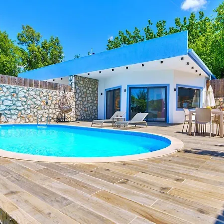 Uezuemlue 1 Bedroom Secluded With Private Pool Hot Tub