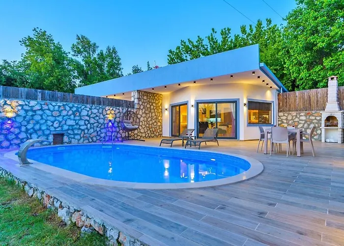 Uezuemlue 1 Bedroom Secluded With Private Pool Hot Tub