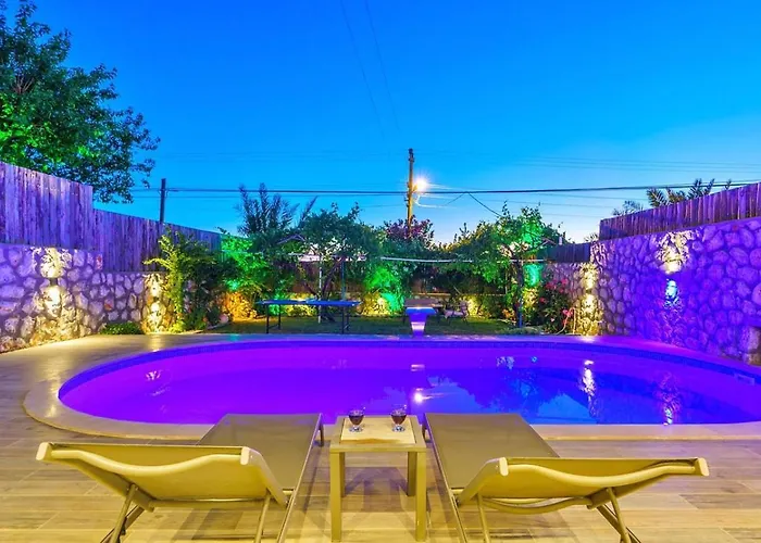 Vila Uezuemlue 1 Bedroom Secluded With Private Pool Hot Tub *
