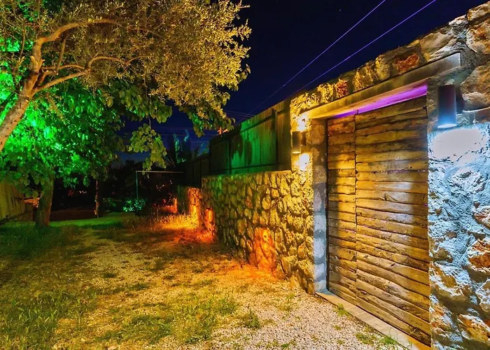 Uezuemlue 1 Bedroom Secluded With Private Pool Hot Tub Vila *