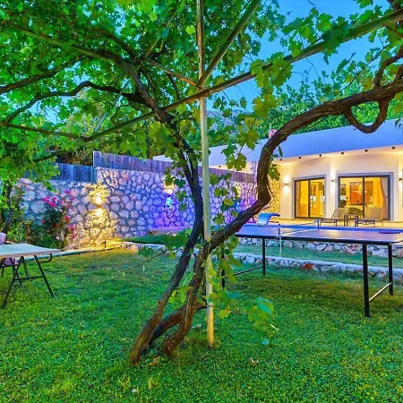 Βίλα Uezuemlue 1 Bedroom Secluded With Private Pool Hot Tub *