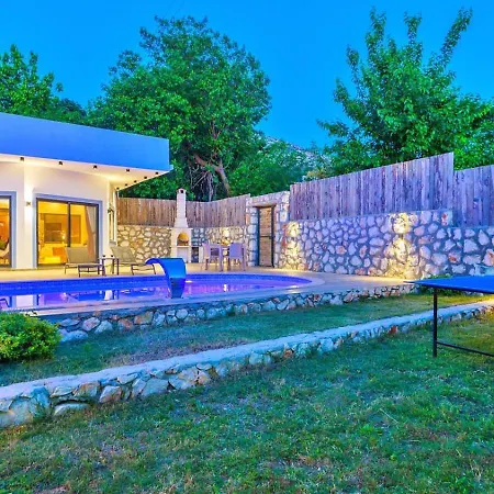 Uezuemlue 1 Bedroom Secluded With Private Pool Hot Tub *
