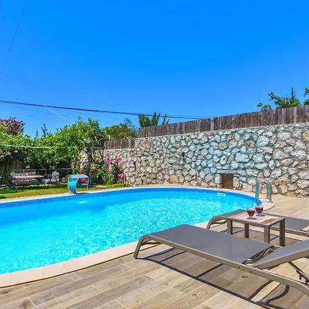 Uezuemlue 1 Bedroom Secluded With Private Pool Hot Tub